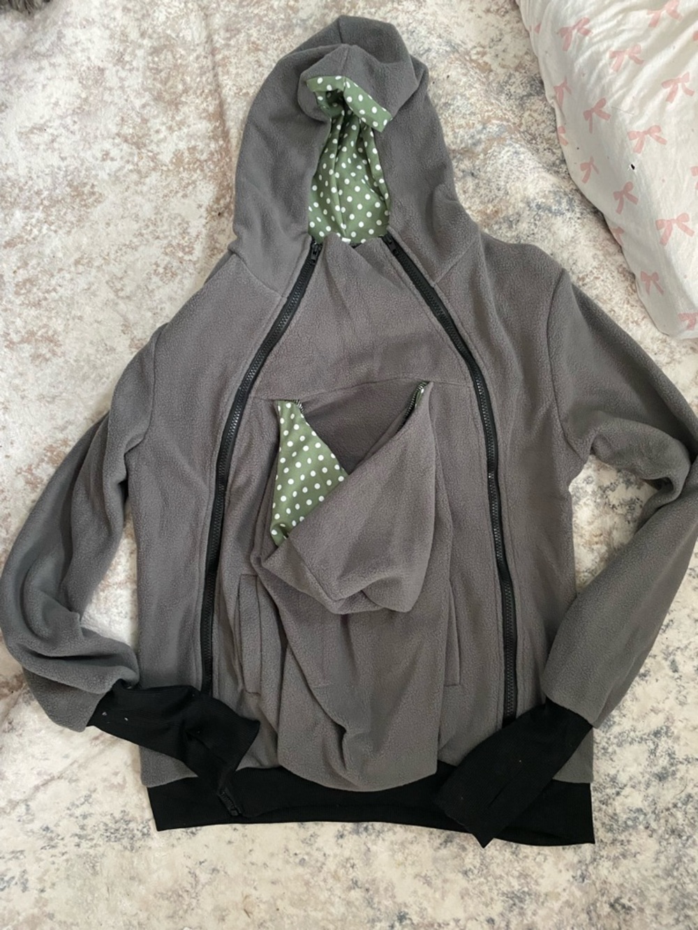 Gray Hooded Fleece Kangaroo Pouch Hoodie shirtJacket with Green Polka Dot Lining